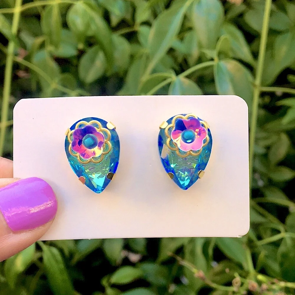 Light Sapphire Aurora Borealis +Iridescent Pink Flower Gold Pear Crystal Earring